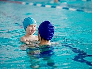 Çocuklar İçin Yüzme Dersleri Eğlenceli ve Etkili Yöntemler